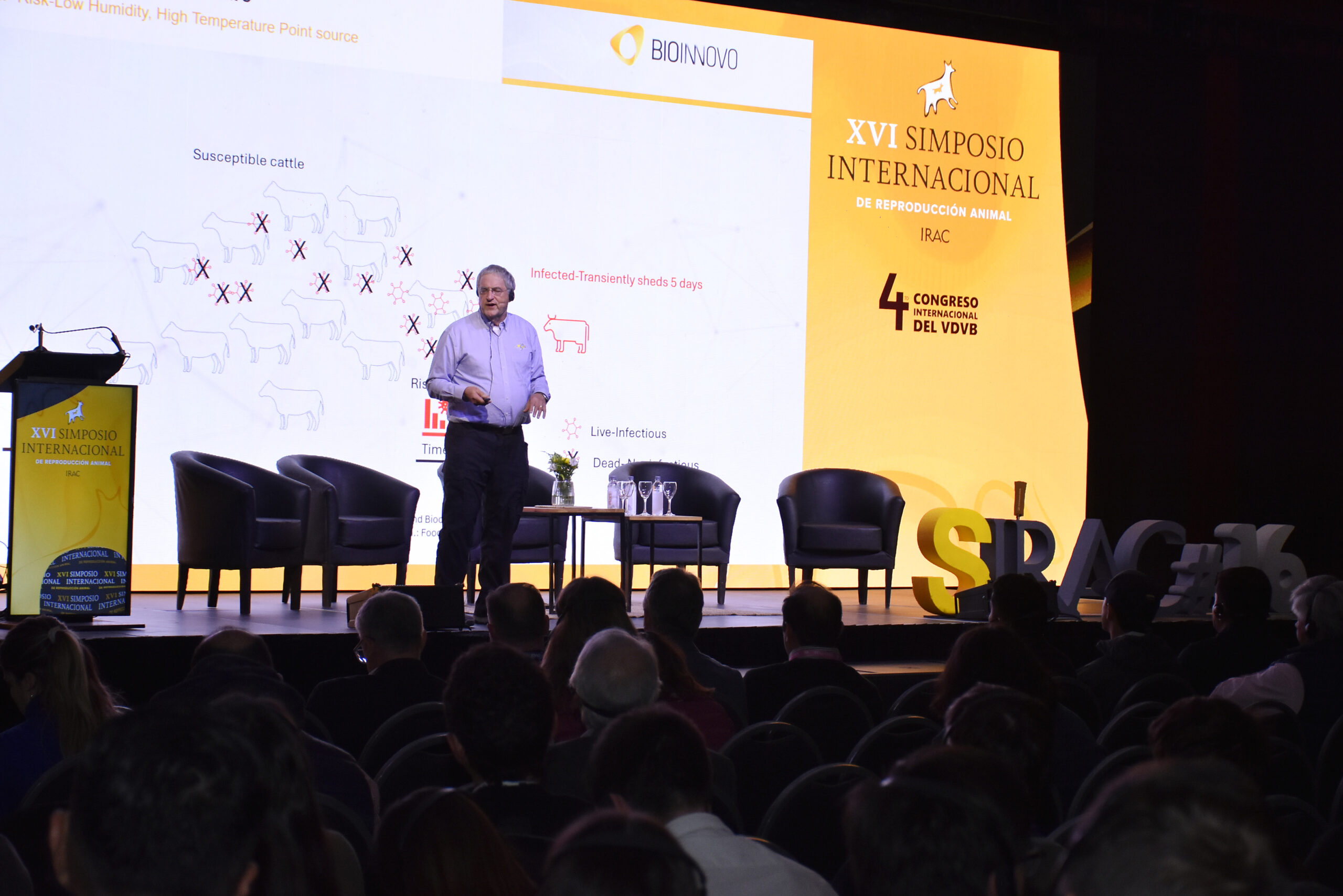 Dr Christopher Chase en el Congreso Internacional del Virus DVB