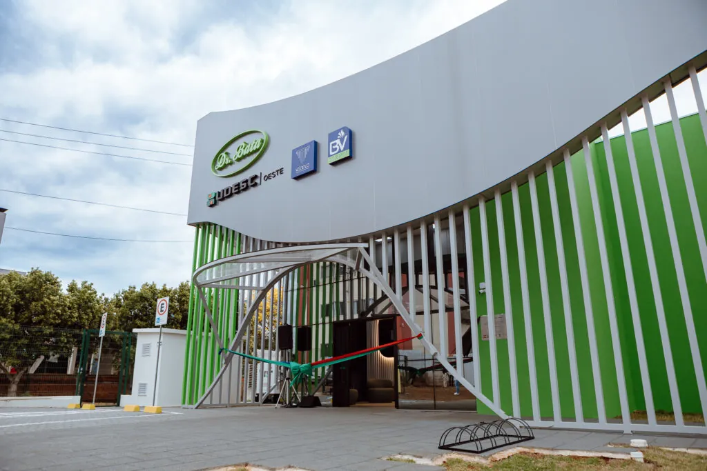 Vetanco, Dr. Bata y UDESC inauguraron en Chapecó un laboratorio de alta tecnología para la producción animal