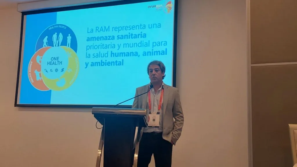 Vetanco brindó una charla en el Congreso Latinoamericano Avícola